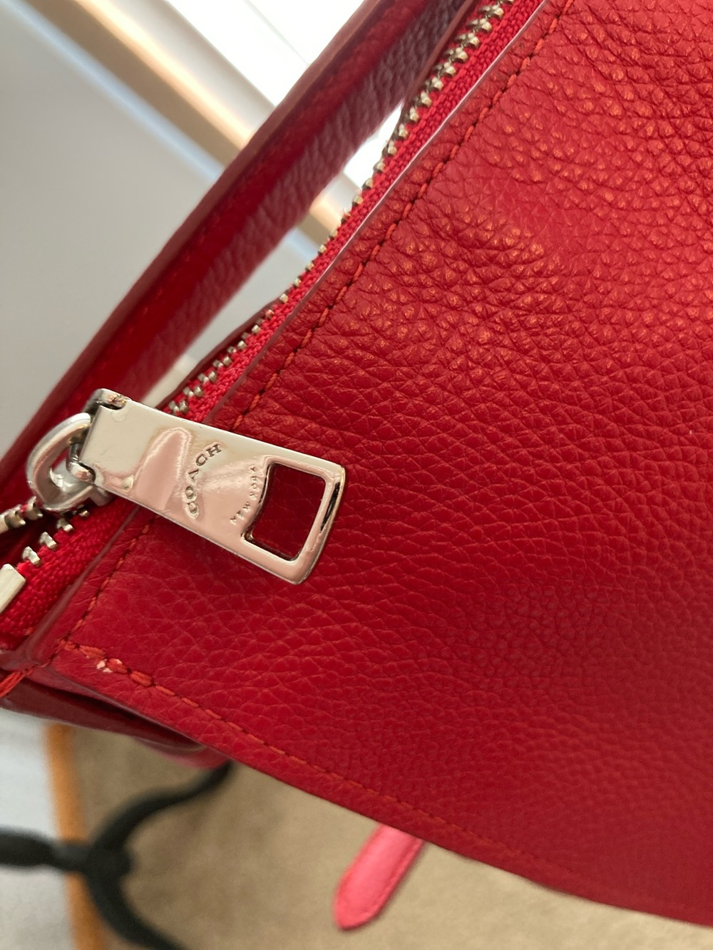 Coach Pebbled Red Leather Turn-Lock Closure Bag - Picture 7 of 15
